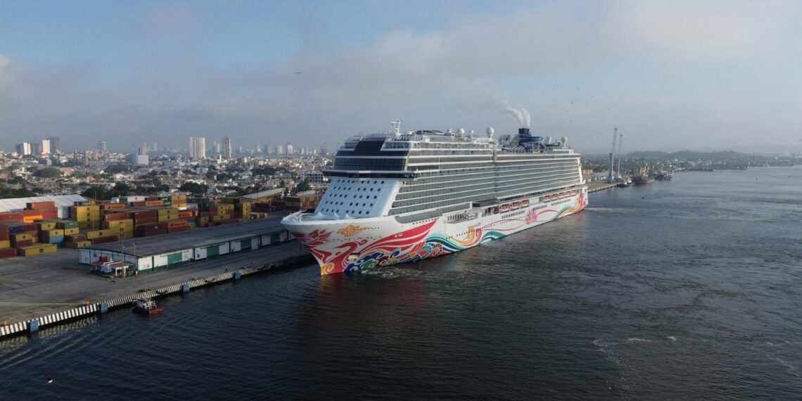 Arriba a Mazatlán el Crucero Norwegian Joy, con más de 5 mil 900 cruceristas