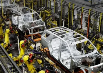 Sheinbaum ve “benéfico” el decreto de Trump para aliviar aranceles automotrices