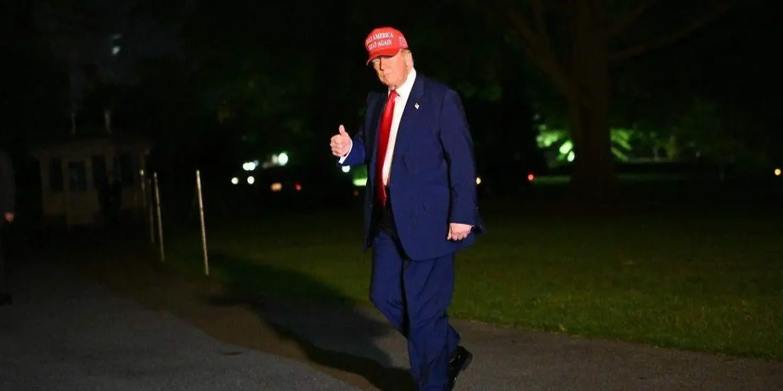 Trump culpa a Biden de la contracción del PIB y niega la responsabilidad de sus aranceles