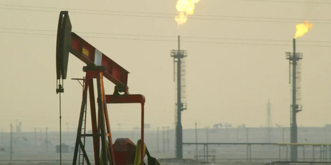 OPEP revisa a la baja el consumo de petróleo debido a los aranceles de EE.UU.