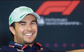 ‘Checo’ Pérez desea éxito a Red Bull y a Yuki Tsunoda