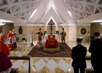 Sheinbaum no acudirá a funeral del papa Francisco; Rosa Icela Rodríguez viajará en su representación