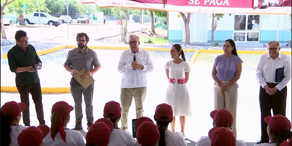 El Gobernador Rocha expresa que la Presidenta Claudia Sheinbaum “es una mujer Universal y de Estado”, al recibirla en Mazatlán
