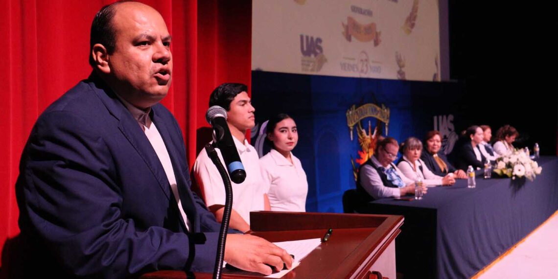 Con 12 proyectos de investigación, 632 estudiantes de Enfermería de la UAS culminan sus créditos y concluyen su formación académica.