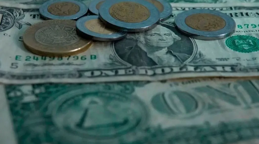 Impuesto a remesas de EU angustia a 40 millones de migrantes y sus familias