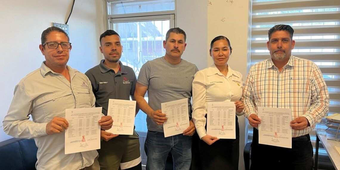 Acuerdan autoridades y comerciantes de flores precios para el Día de las Madres