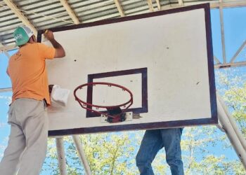 Llevan mejoras deportivas a comunidad del Valle del Carrizo