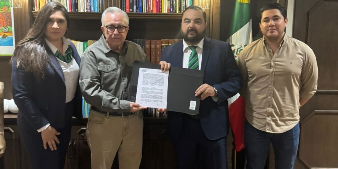 Rocha Moya formaliza el convenio con la CFE que garantiza el subsidio de energía eléctrica