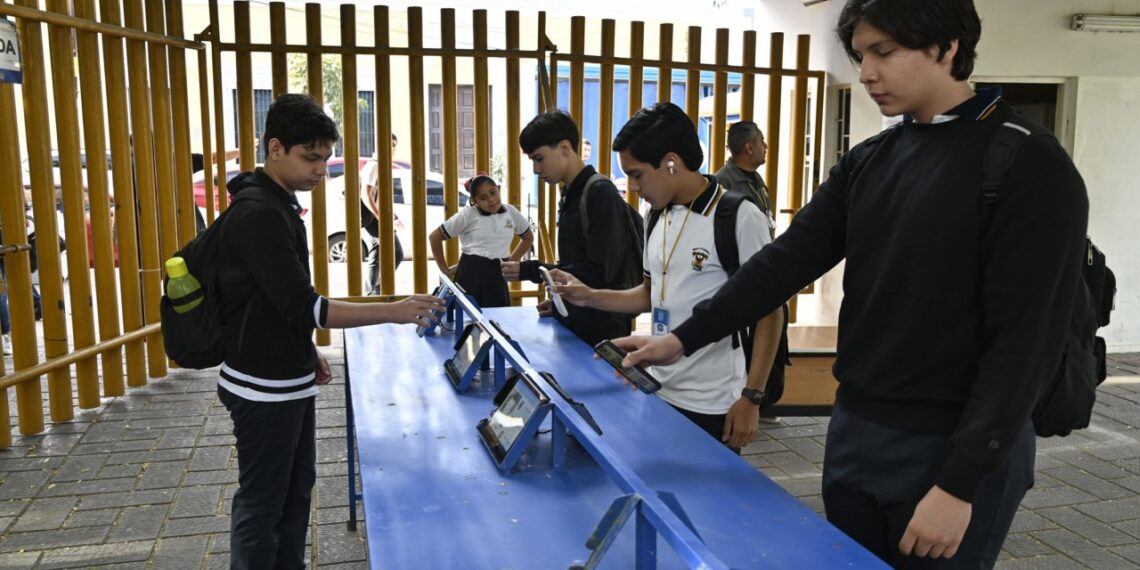 Un gran impacto positivo ha tenido la implementación de un Sistema Digital de Control de Entrada y Salida Estudiantil en preparatorias de la UAS