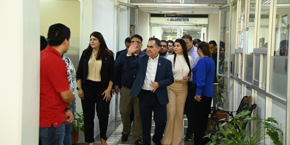 Espacios emblemáticos en beneficio de toda la comunidad universitaria, como la Biblioteca Central de la UAS, deben mantenerse en excelentes condiciones: Madueña Molina