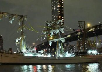 Mexicanos en Nueva York piden a Sheinbaum convertir mástiles dañados del Buque Cuauhtémoc en cruz conmemorativa