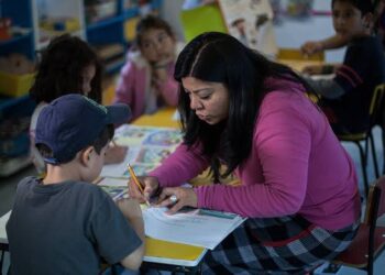 Reconocer y actuar por los maestros, un pendiente urgente en Sinaloa