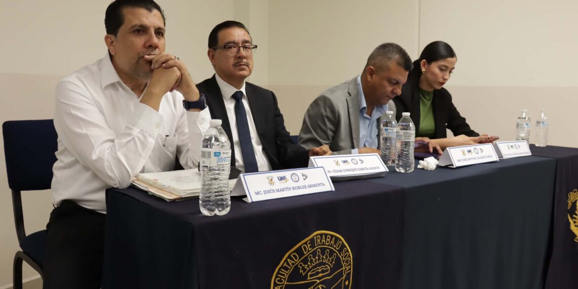 Académicos especialistas realizan panel denominado Violencia e Inseguridad, en la Facultad de Trabajo Social de la UAS