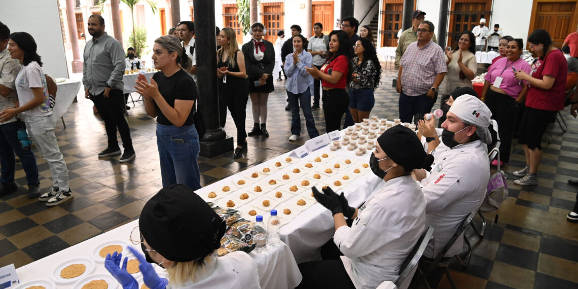 Estudiantes de Gastronomía de la UAS realizan la muestra “Sinaloa: El Sabor de Nuestra Tierra”, con más de mil 500 bocadillos con productos regionales
