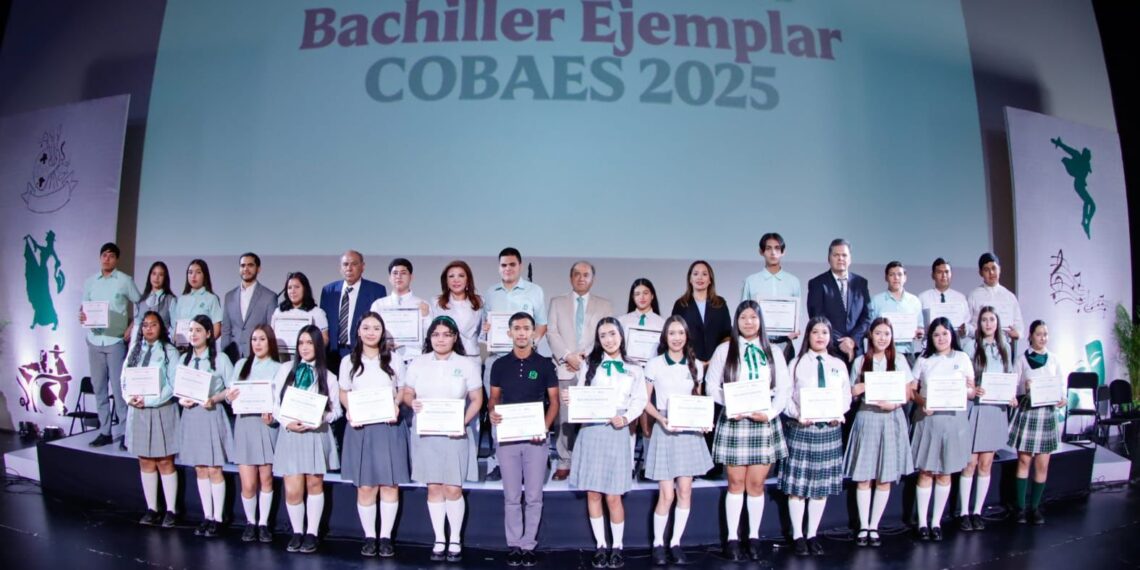 Orgullo COBAES: Reconocen a Bachilleres Ejemplares 2025 por su liderazgo, talento y compromiso