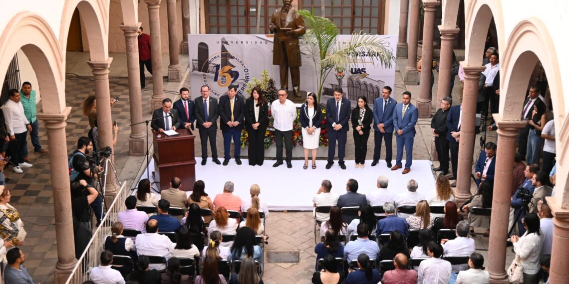 En su 152 aniversario, la UAS se consolida con los más altos niveles de desarrollo académico e institucional, destaca el Rector Jesús Madueña; da inicio el XXX Festival Internacional Universitario de la Cultura 2025