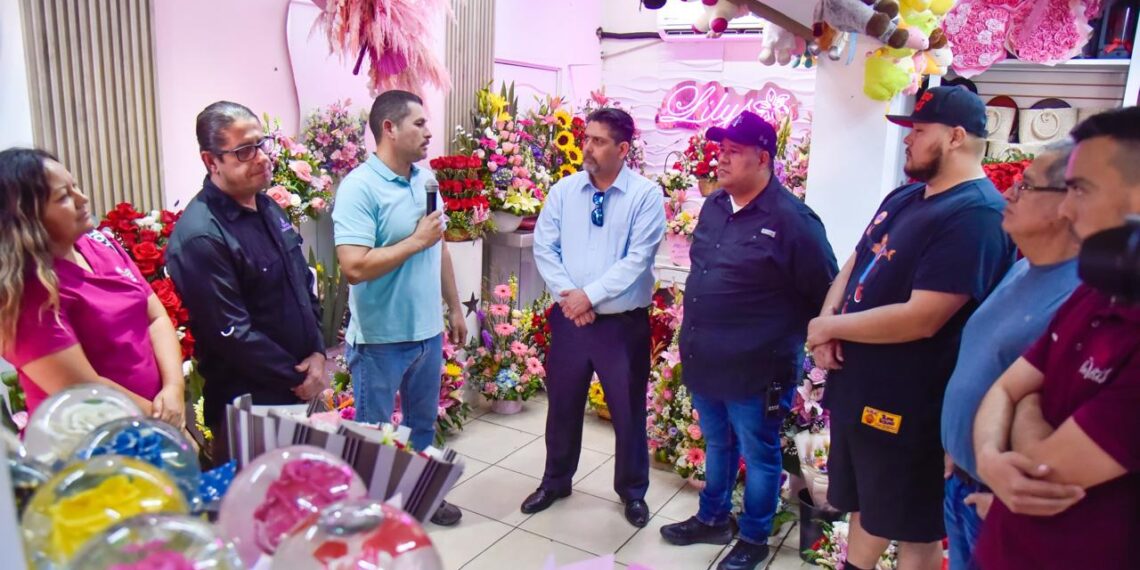 Alcalde Antonio Menéndez se reúne con Asociación de Floristas para afinar operativo del Día de las Madres