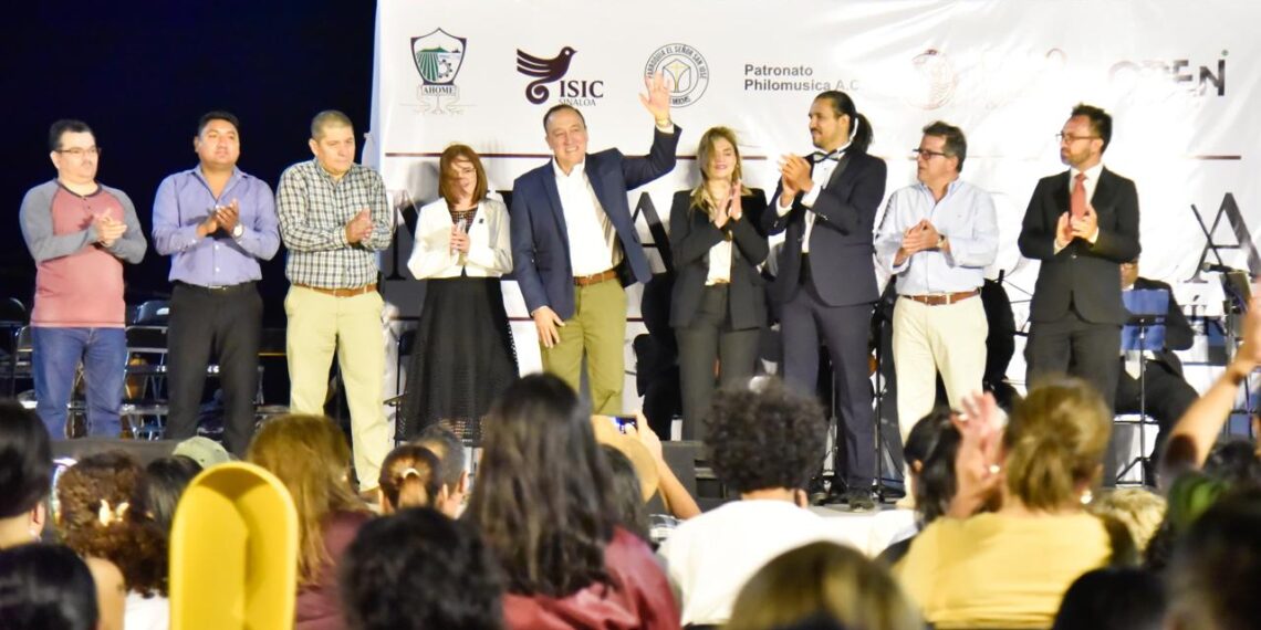 Una Noche de Unión y Esperanza en el Cerro de La Memoria: La Misa Criolla Resuena en el Corazón de Los Mochis