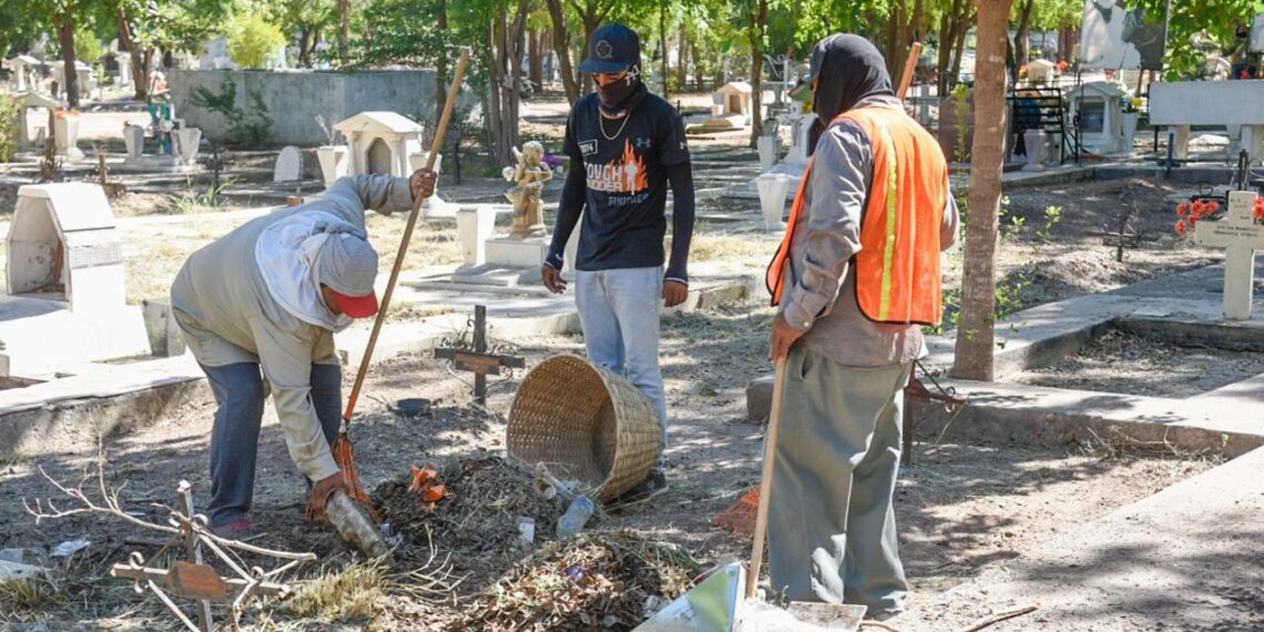 Servicio Públicos garantiza seguridad y abasto de agua para visitantes en panteones