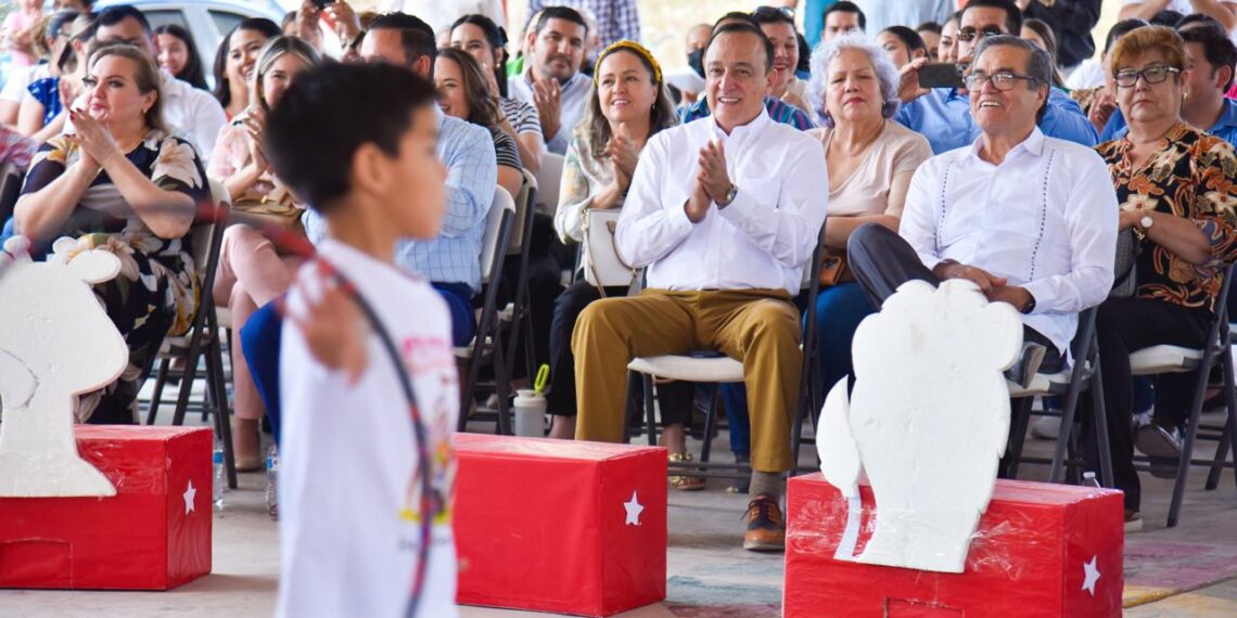 Invita Antonio Menéndez a profesores a trabajar juntos por el bien de la educación de Ahome