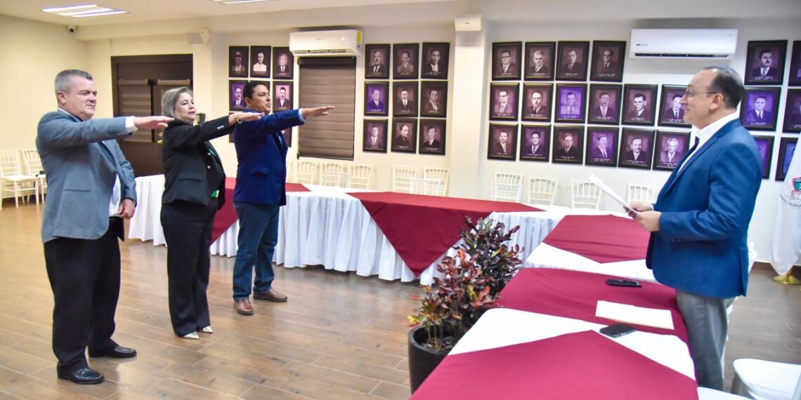 Presidente Antonio Menéndez toma protesta a titulares de Comunicación Social, Arte y Cultura, y Bienestar