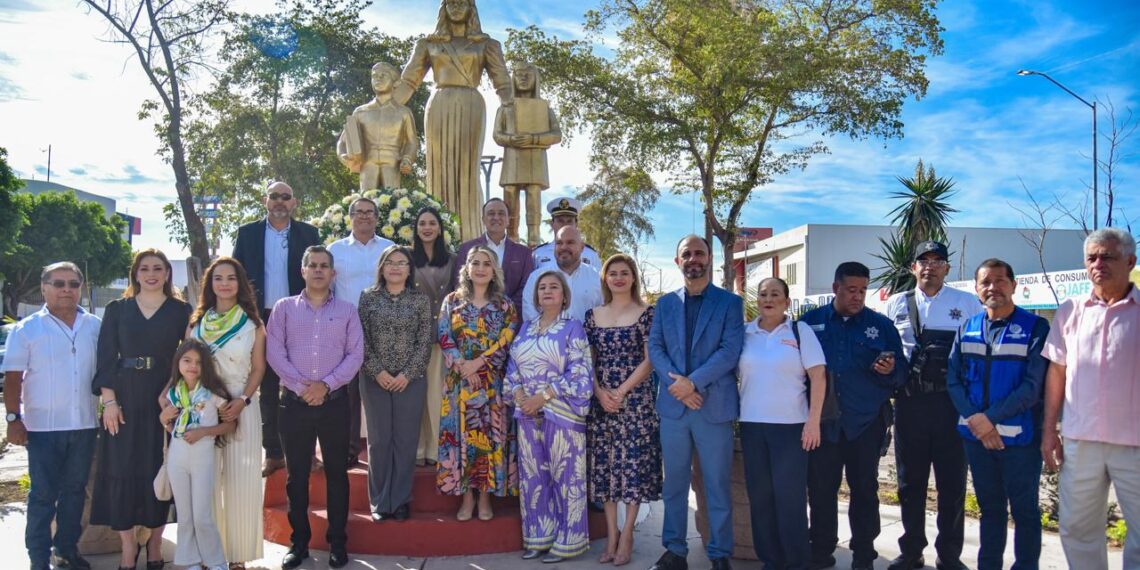 Conmemora Antonio Menéndez con el magisterio ahomense y reitera que en él tienen un amigo y un aliado