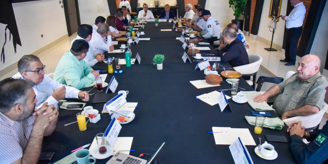 Se reúne Alcalde Antonio Menéndez con restauranteros y acuerdan trabajar juntos para el desarrollo de Ahome