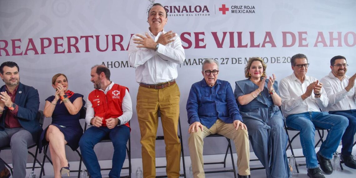 Gobierno reabre Cruz Roja Villa de Ahome y les dona ambulancia nueva