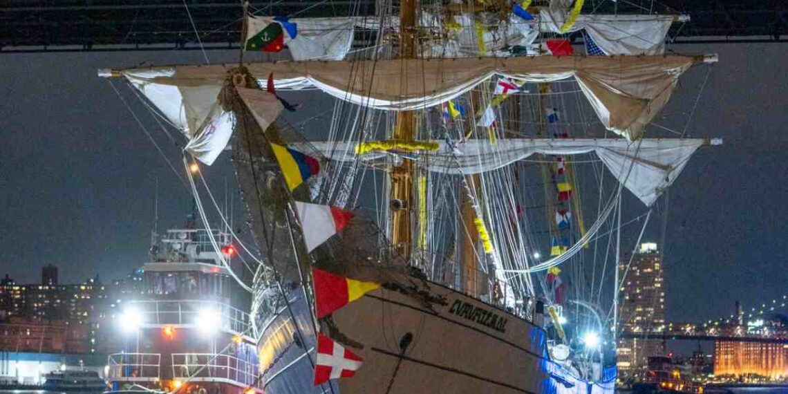 Semar confirma que piloto estadounidense operaba el buque Cuauhtémoc