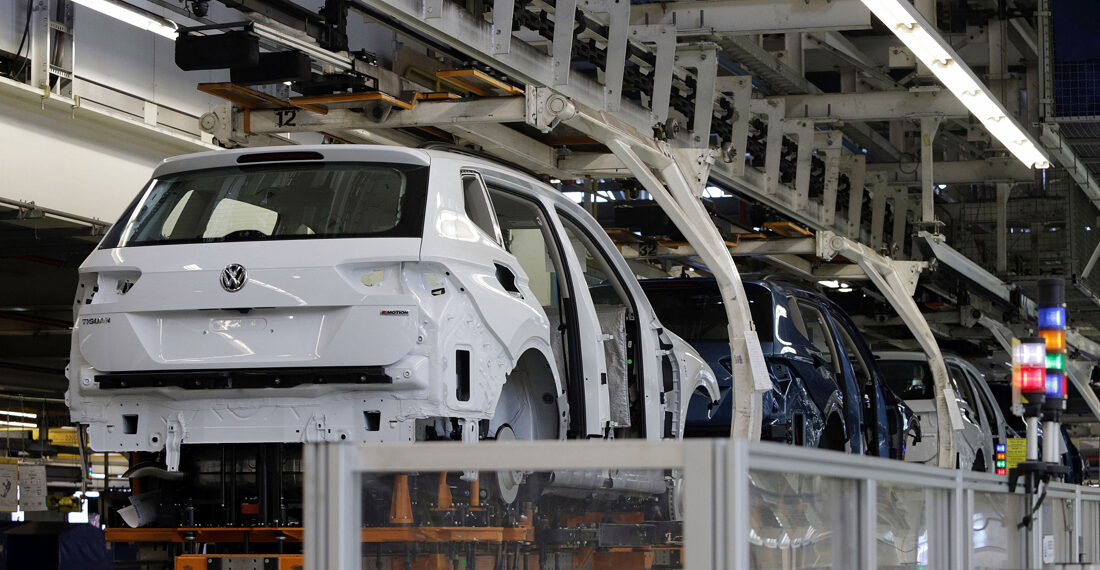La producción de autos se desplomó 9.07% interanual en abril