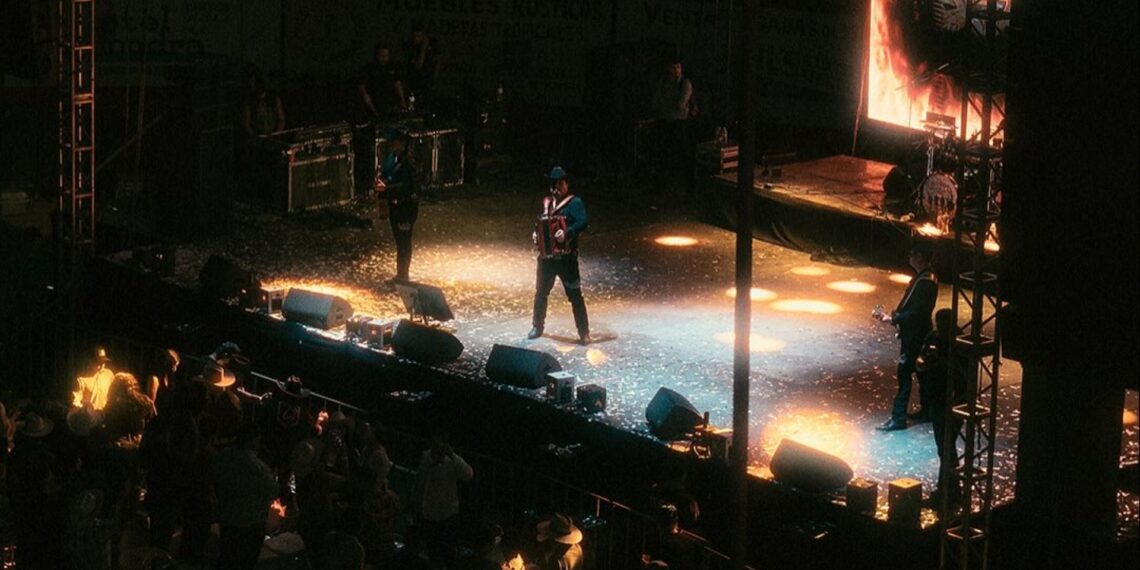 Investigan a Los Alegres del Barranco por organizar karaoke de narcocorridos en Jalisco
