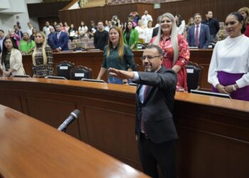 Juan Diego Aranzubia asume curul en el Congreso del Estado tras salida de Antonio Menéndez
