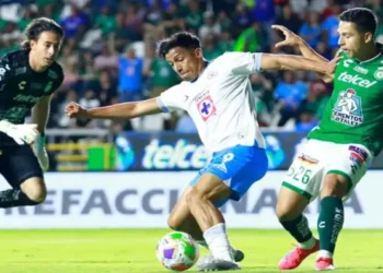 Cruz Azul derrota 2-3 al León; Necaxa empata sin goles con Tigres