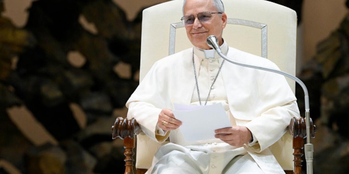 León XIV llama a los líderes del mundo a que se sienten a negociar y callen las armas