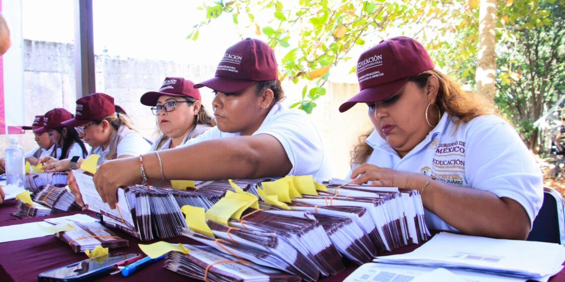 Se detienen los depósitos de becas este verano: toma precauciones