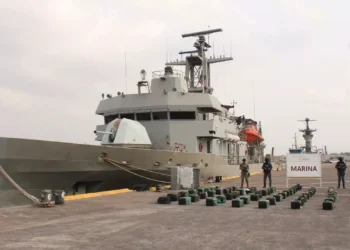 Marina asegura 1.28 toneladas de cocaína frente a costas de Michoacán