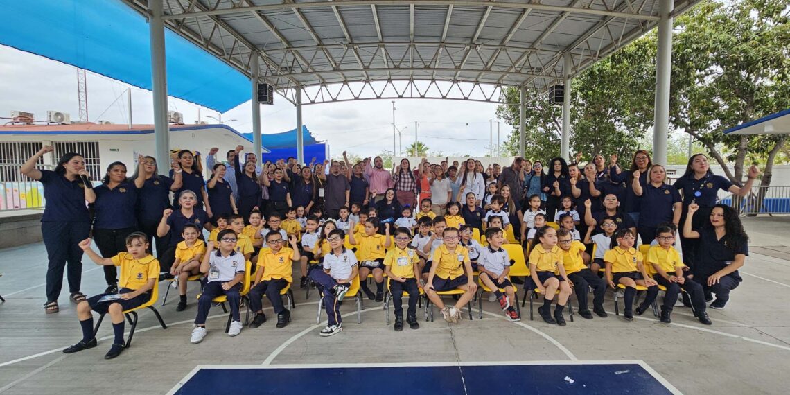 Con objetivo de mejorar la salud visual de niños y niñas, el CIDOCS realiza entrega de armazones en el Jardín de niños de la UAS