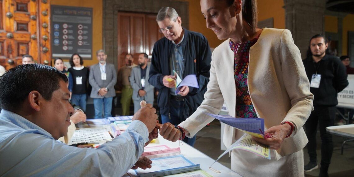 ‘’Que viva la democracia”: Presidenta Claudia Sheinbaum participa en la primera elección del Poder Judicial