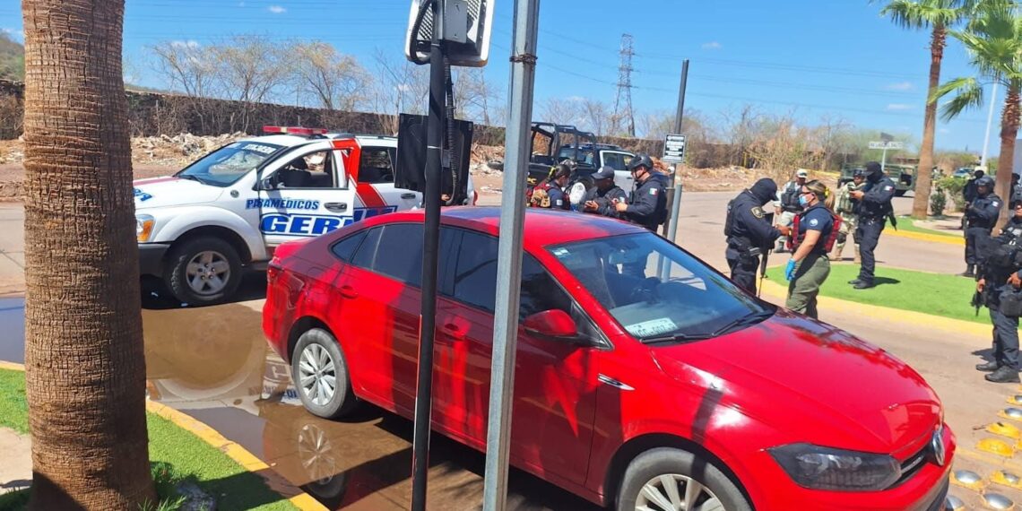 Reportan mujer sin vida en la entrada de una privada en Culiacán