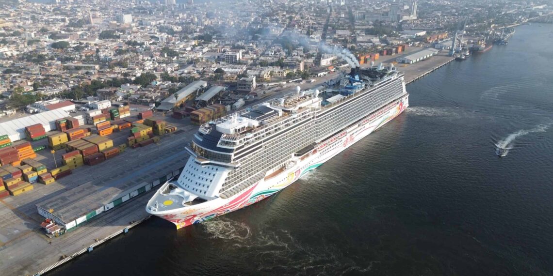 Mazatlán fortalece su liderazgo turístico con la llegada de más de 200 mil cruceristas en 2025