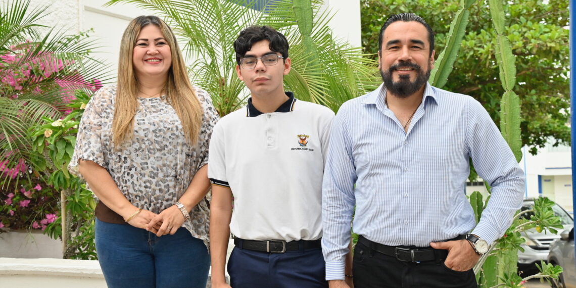 Eric Alejandro Muñoz Martínez, estudiante del tercer grado de la Preparatoria de la UAS), rumbo al nacional Astronomía