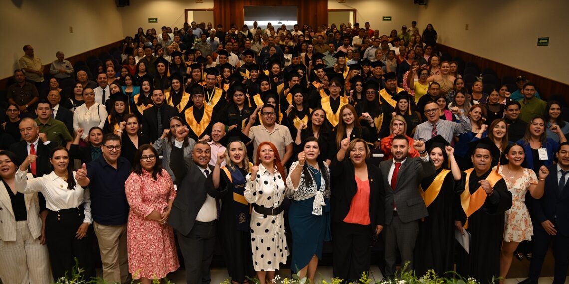 Con estándares de calidad, la UAS egresa a 41 nuevos especialistas de la Facultad de Ciencias de la Educación