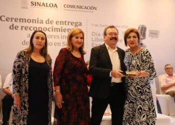 José Ramón Bojórquez recibe reconocimiento estatal como voz insignia de la radio sinaloense