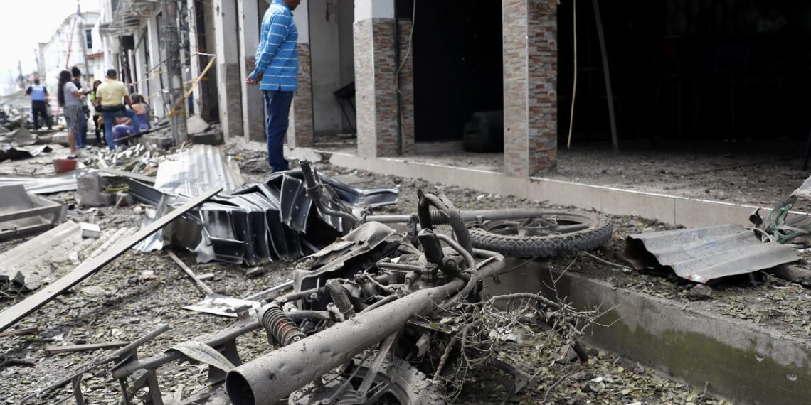 Ataques con coches bomba dejan al menos cuatro muertos en Colombia