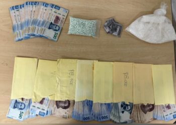 Elementos de seguridad detiene a dos civiles y asegura armamento, droga, efectivo y municiones en Culiacán