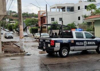 Balean a hombre mientras sacaba agua de su casa en la colonia Morelos, en Culiacán