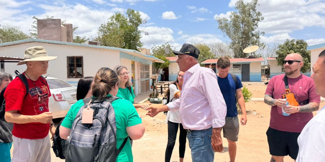 El alcalde Gildardo Leyva Ortega sorprende a todos hablando en inglés