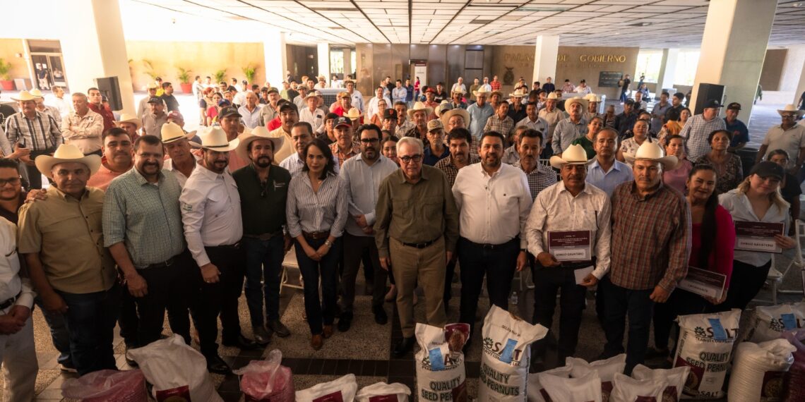 Con una inversión de 35 mdp, gobernador Rocha entrega semilla a productores de temporal y ganaderos