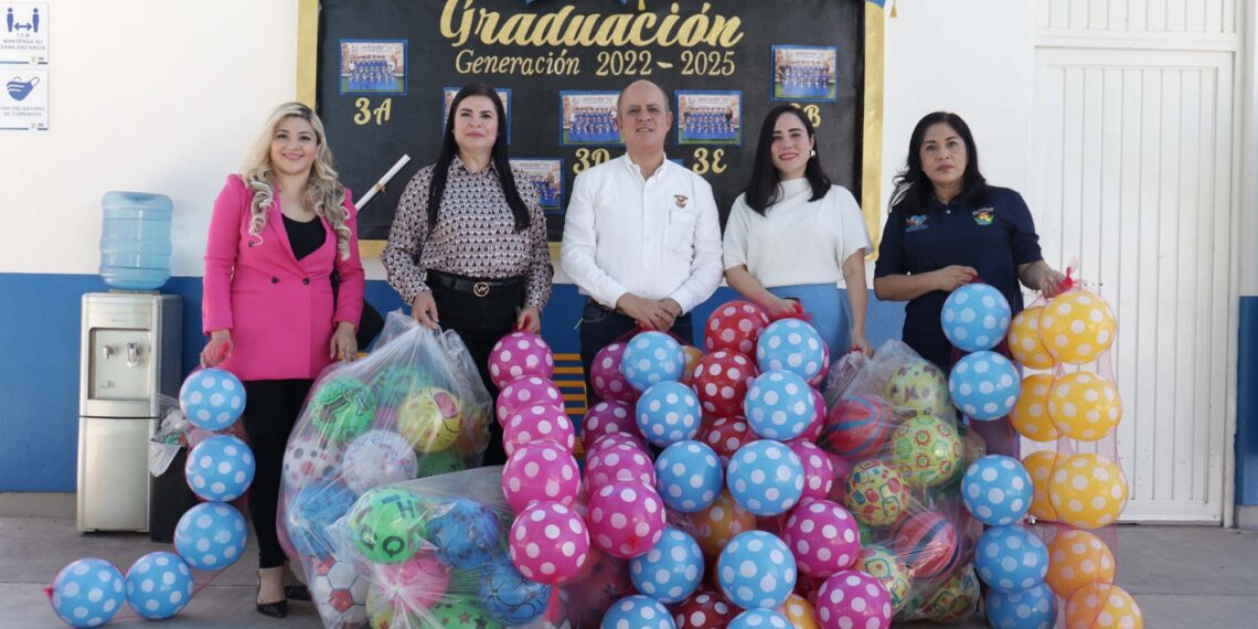 Se gradúan estudiantes del Programa de Inglés para Niños Pequeños (PET) del Centro de Idiomas de la UAS
