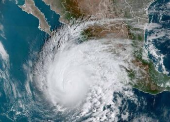 Diputados llaman a reforzar prevención ante temporada de ciclones